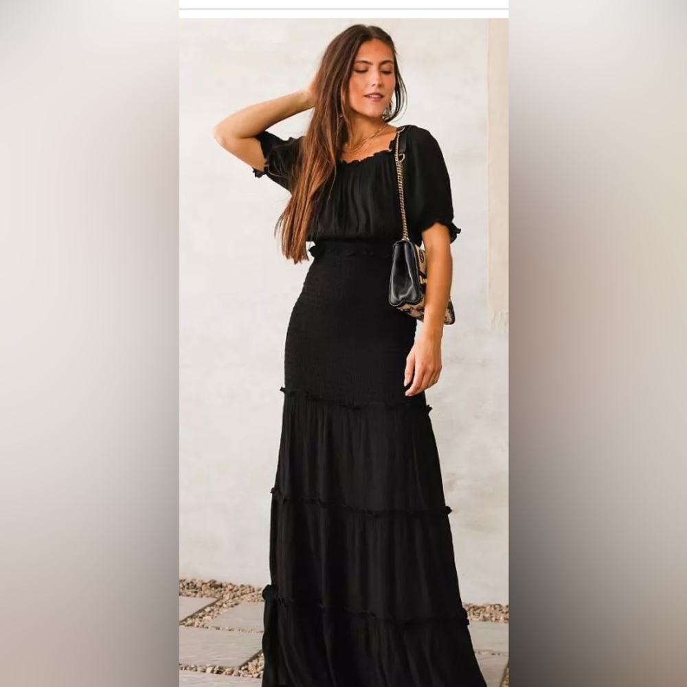 Black Crinkle tiered Maxi Dress Willow Root wore once size M.